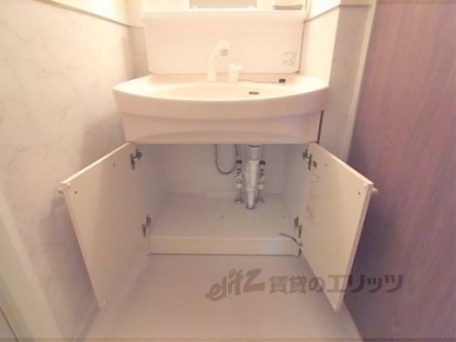 洗面所　下部収納