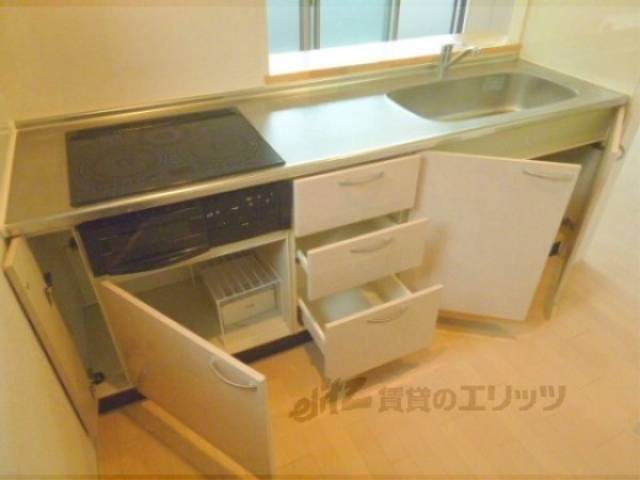 収納　キッチン