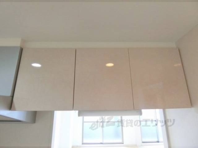 キッチン　上部収納