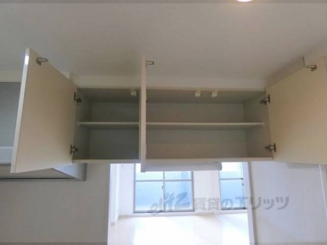 キッチン　上部収納