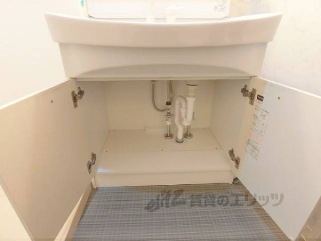 洗面所　下部収納