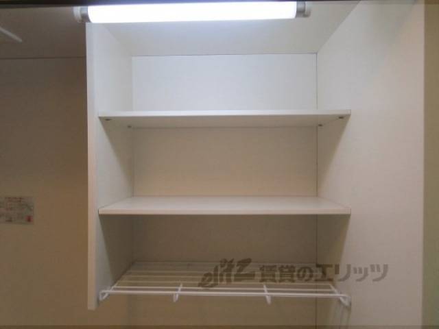 キッチン　上部収納