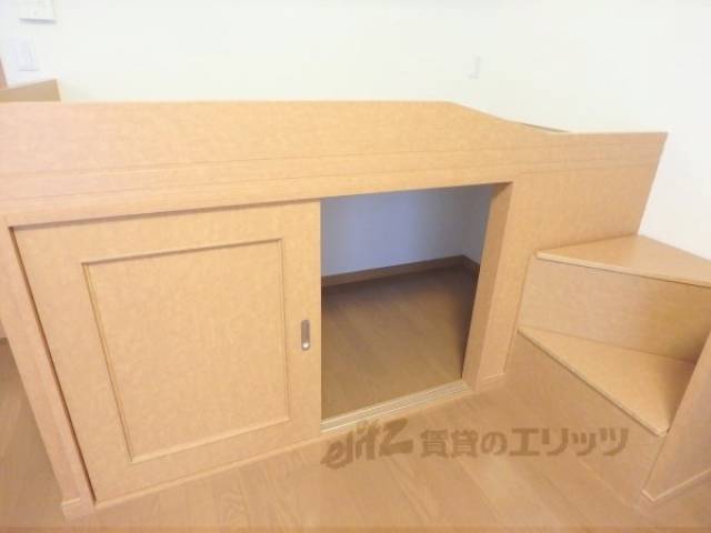 収納　ベッド下収納