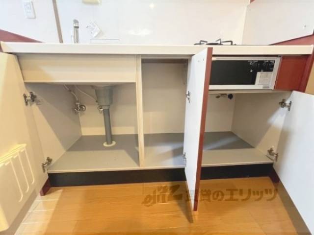 キッチン　収納下部