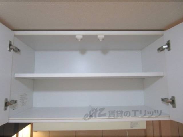 キッチン　上部収納