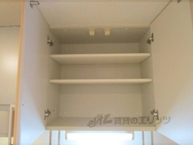 キッチン　上部収納