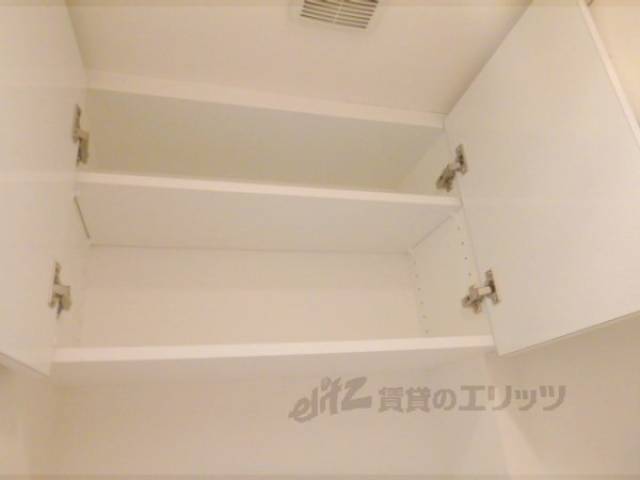 トイレ　上部収納