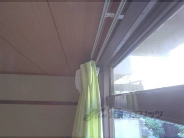 カーテンレール