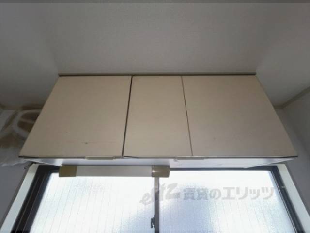 キッチン　上部収納