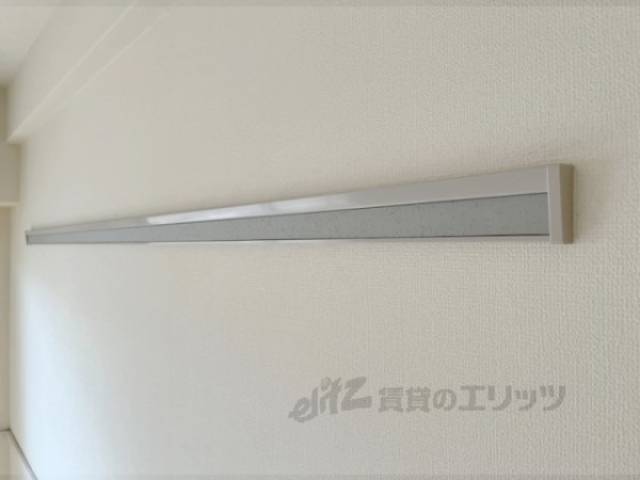 ハンガーレール