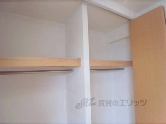 収納　上部棚