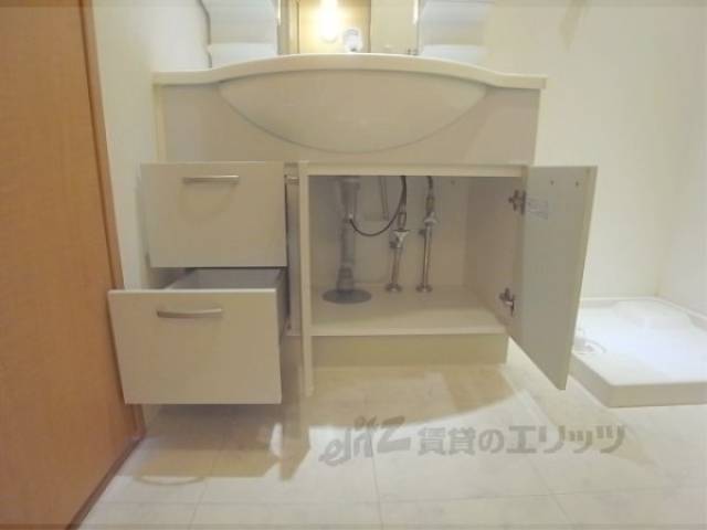 洗面所　洗面台収納