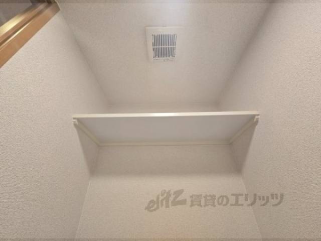 トイレ　上部収納