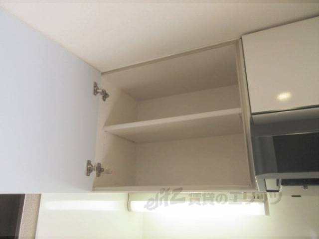 キッチン　上部収納