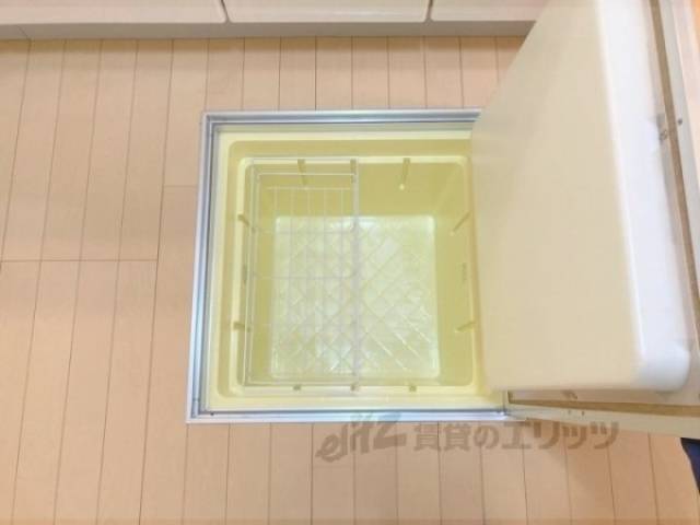 収納　床下収納