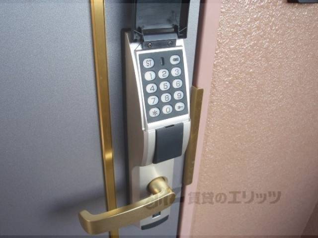 玄関　ドア　オートロック
