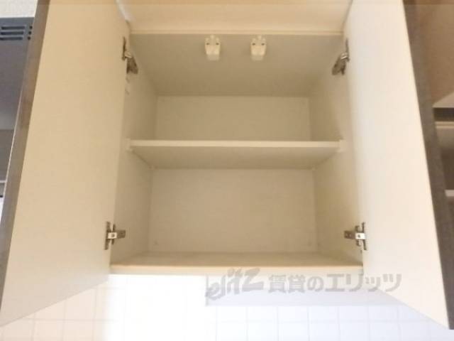 キッチン　上段収納