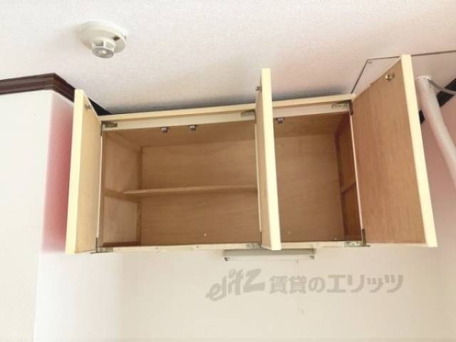 キッチン　上部収納