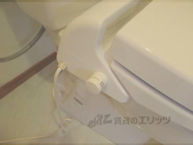 トイレ　暖房便座付き