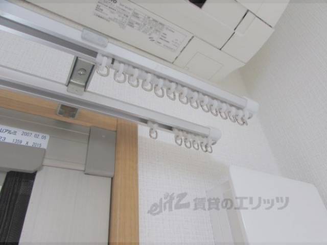 カーテンレール