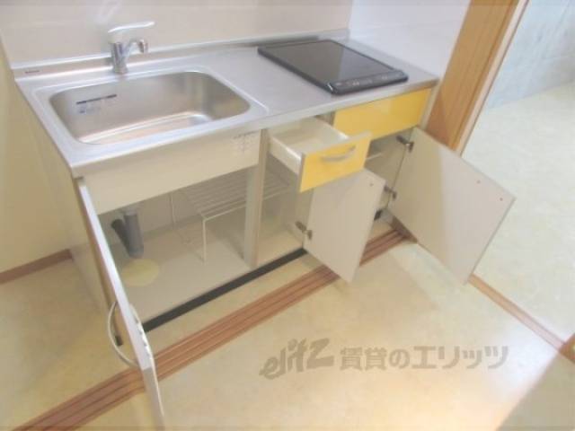 キッチン　キッチン下部収納