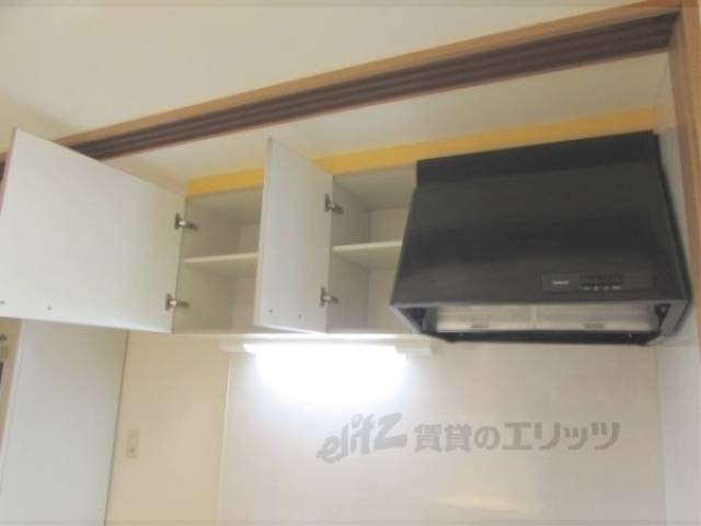 キッチン　キッチン上部収納