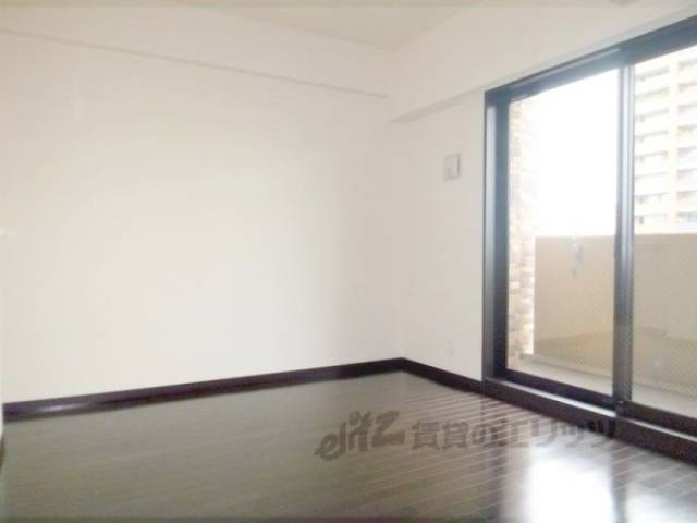 洋室　写真は501号室のコピーです