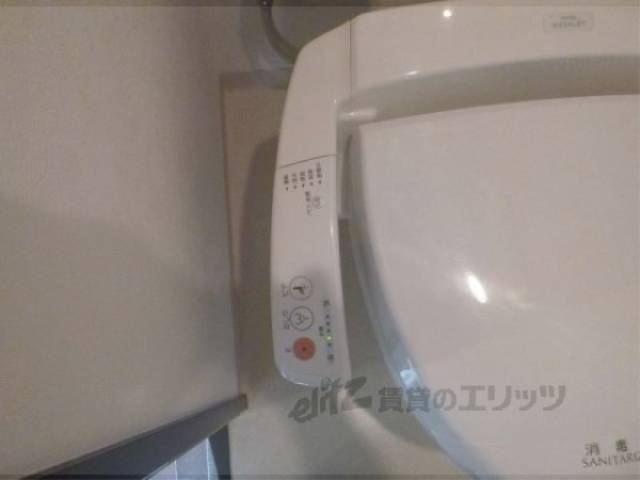 トイレ　シャワートイレ付