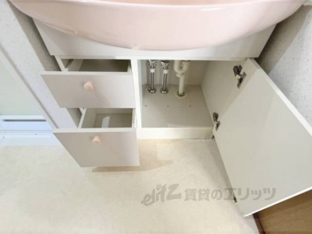 洗面所　下部収納