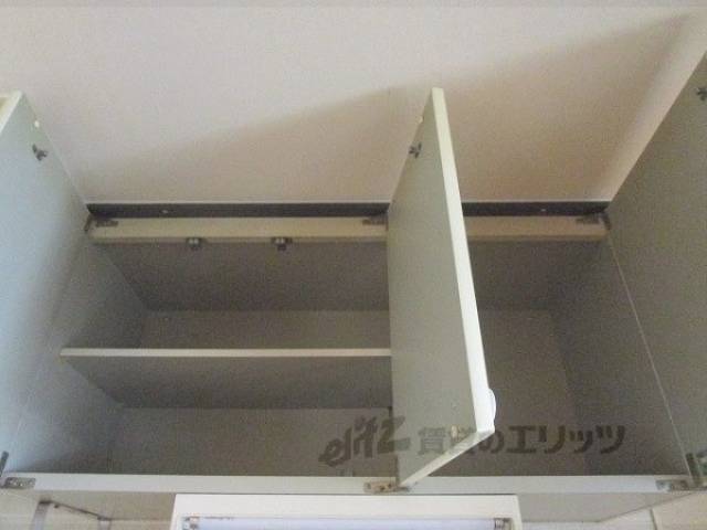 キッチン　上部収納