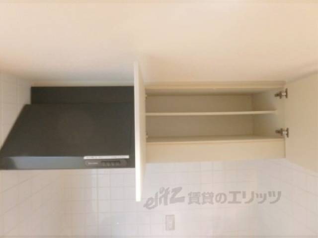 キッチン　上部収納