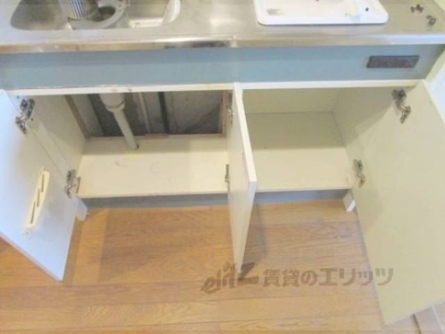 キッチン　収納下部