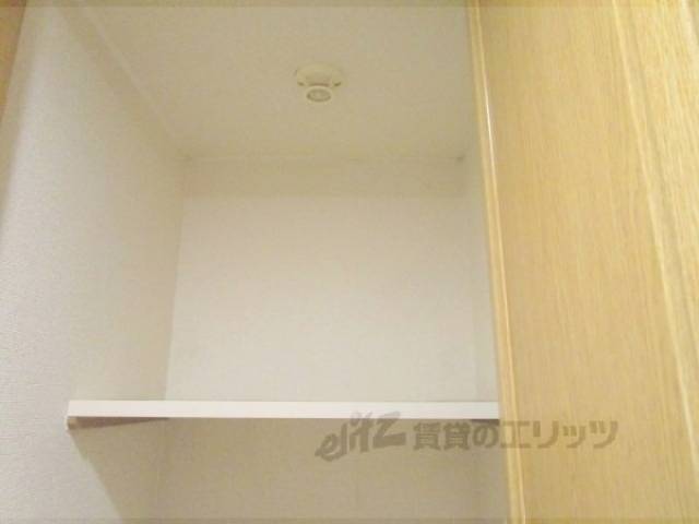 洗濯機置場　収納上部