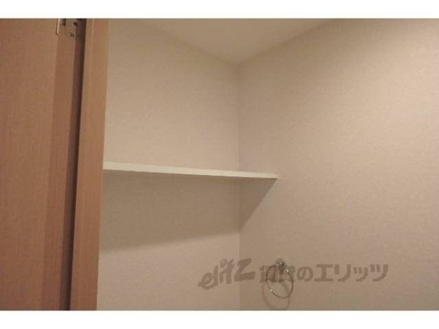 トイレ　収納棚