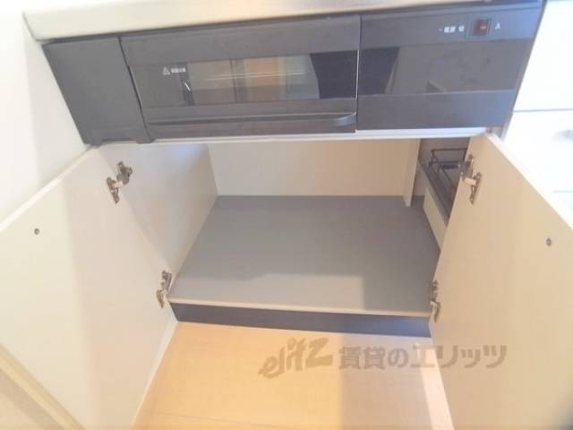 キッチン　下部収納