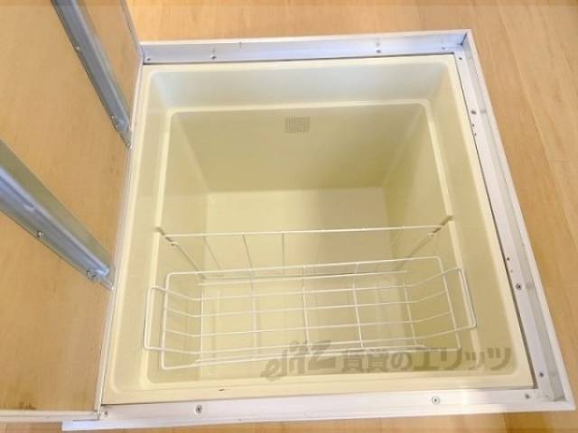 キッチン　床下収納