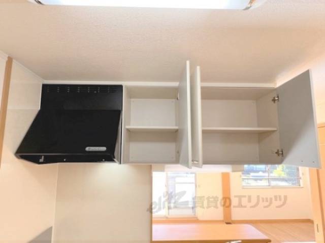キッチン　上部収納