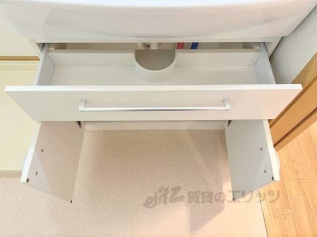 洗面所　下部収納
