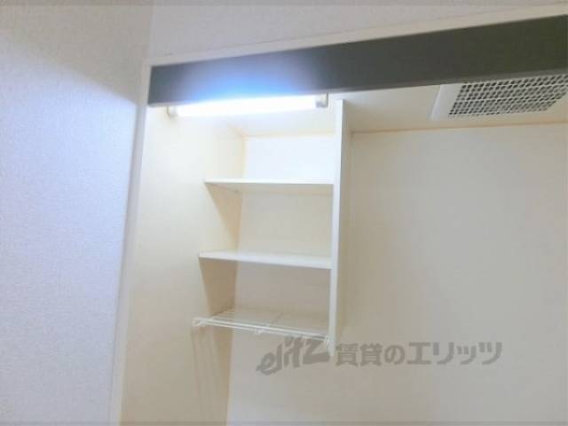 キッチン　上部収納