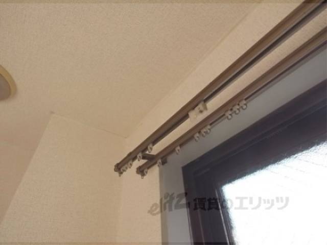 洋室　カーテンレール