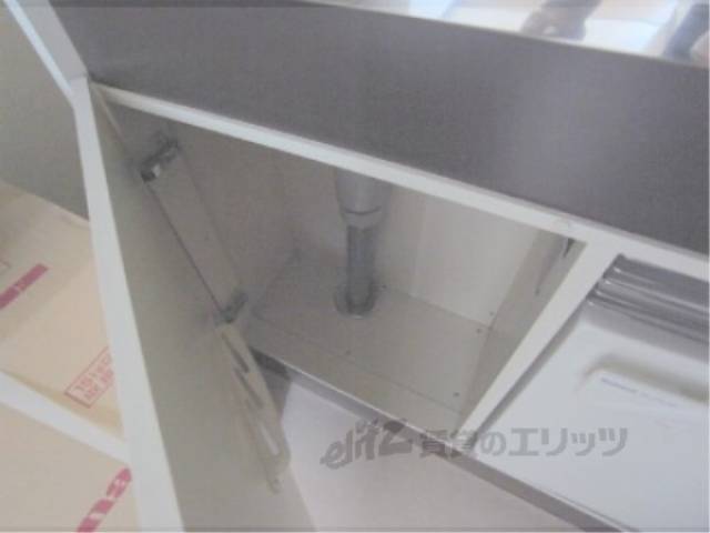 キッチン　シンク下の収納です