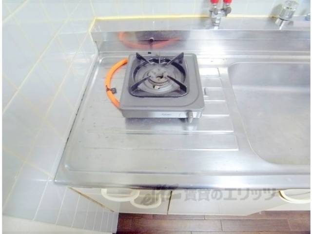 キッチン　コンロ　1口コンロが付いてます