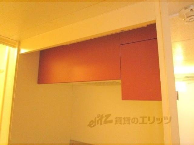 キッチン　上部収納