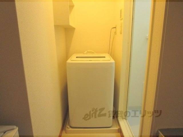 洗濯機置場　洗濯機