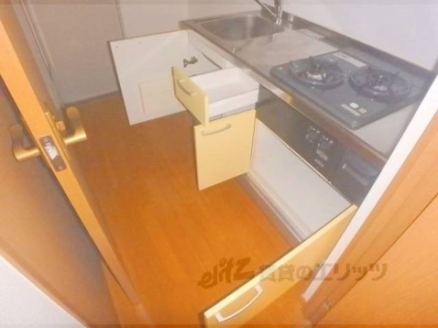 キッチン　収納下部