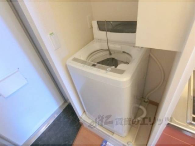 洗濯機置場　洗濯機