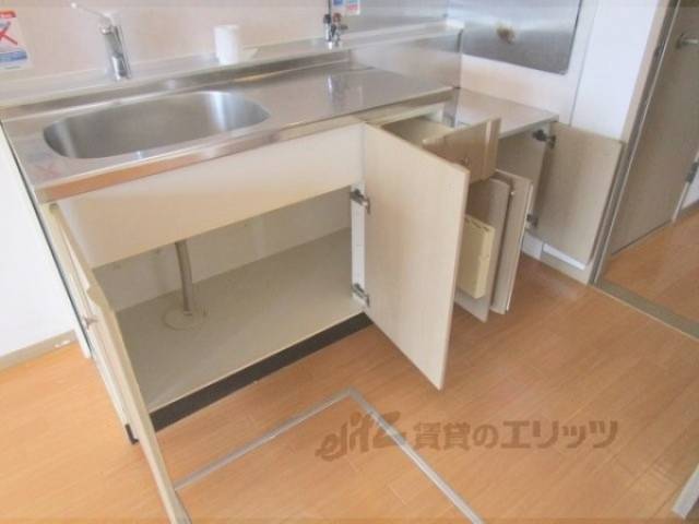 キッチン　下部収納