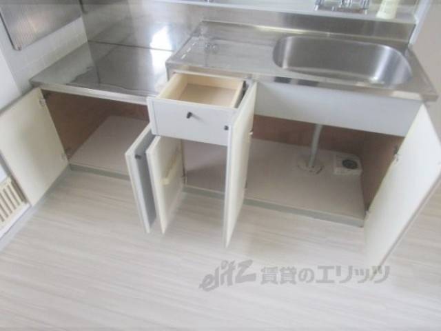 キッチン　下部収納
