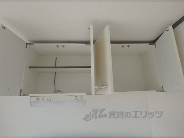 キッチン　上部収納