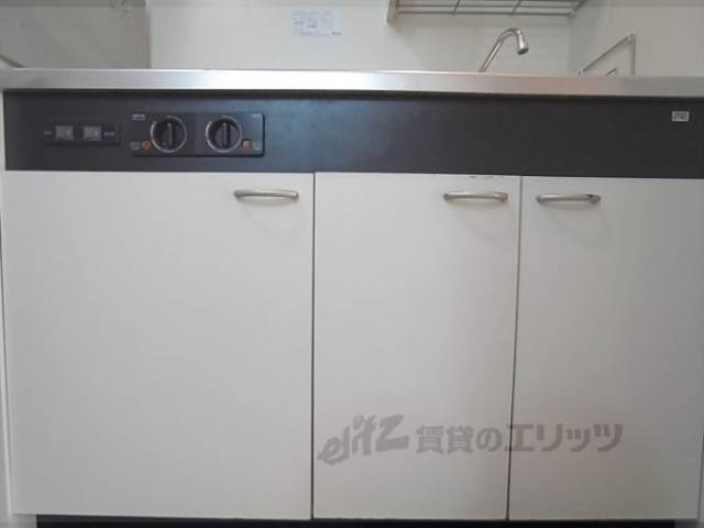 キッチン　キッチン下収納